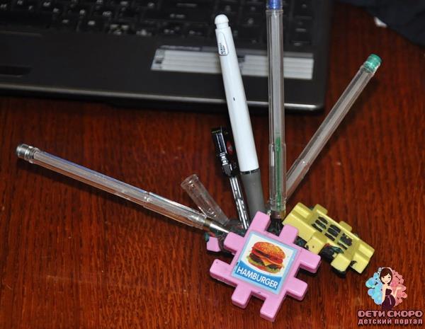 Детская поделка Ежик из подручных материалов