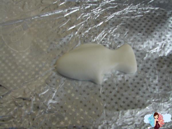 Мастер класс. Магниты из соленого теста. Делим наше тесто на 4 части.